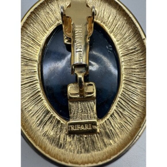 TRIFARI TM Blue Cabochon Earrings Elegant Oval Clip On Acrylic Anchor Design - Picture 7 of 16